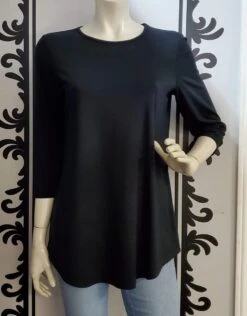 Vogue Store 35 3/4 Sleeve Crewneck