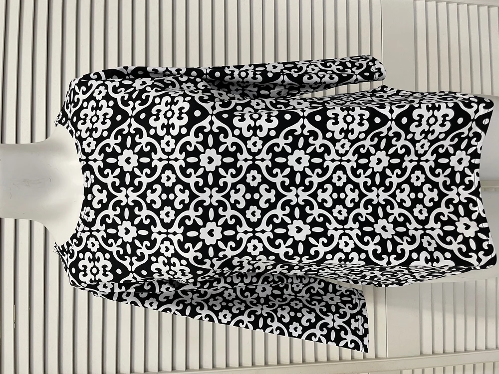 3/4 Sleeve Scoop 3 3/4 Sleeve Scoop