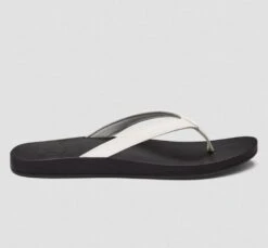 OluKai Puawe 7 OluKai Puawe -Vogue Store 32424 WHTBLK l